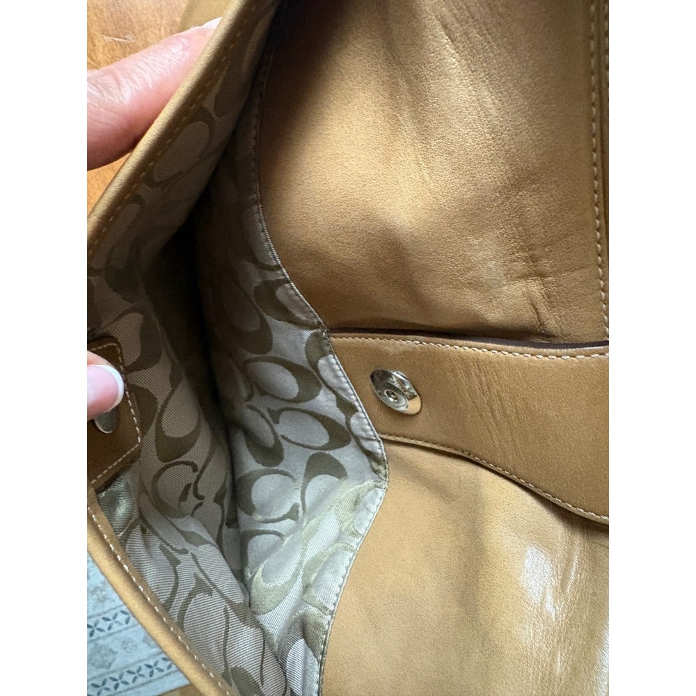 Coach‎ Soho Buckle Flap Shoulder Bag Tan Glove Leather Y2K F04S-9248 - Picture 5 of 8